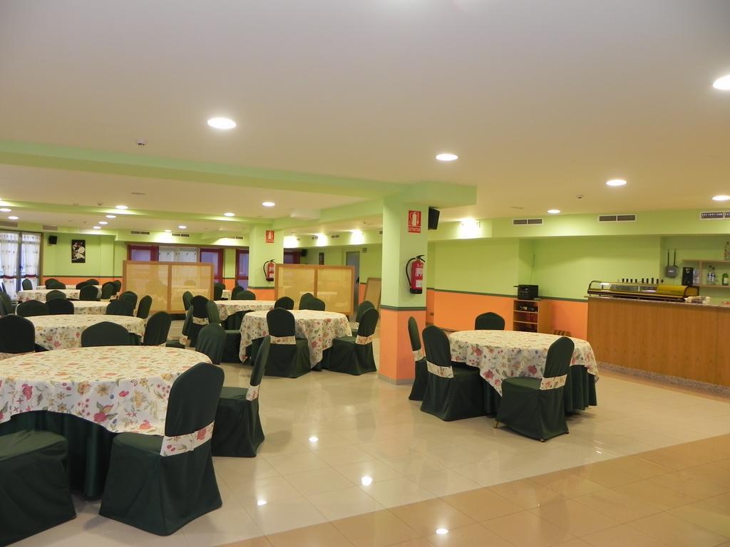 Hotel Restaurante Pizzeria Abc Laracha Luaran gambar